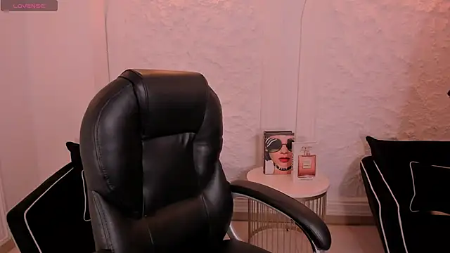SarahYates online show from 5, 5, 2026
