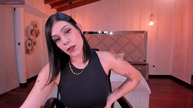 Snapshot of SarahYates chatting on 27, 9, 2025 SarahYates online show from 27, 9, 2025