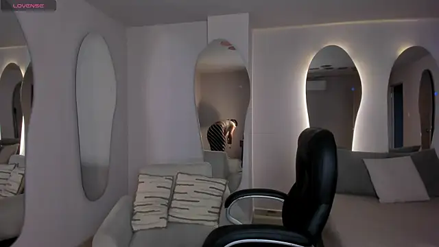Snapshot of SarahYates chatting on 20, 6, 2026 SarahYates online show from 20, 6, 2026