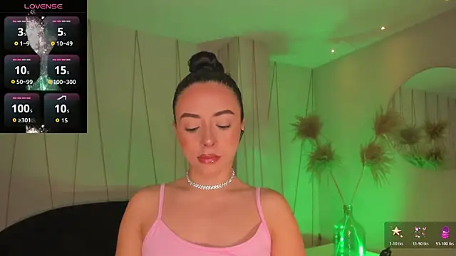 IsabellaMoreau online show from 8, 3, 2026