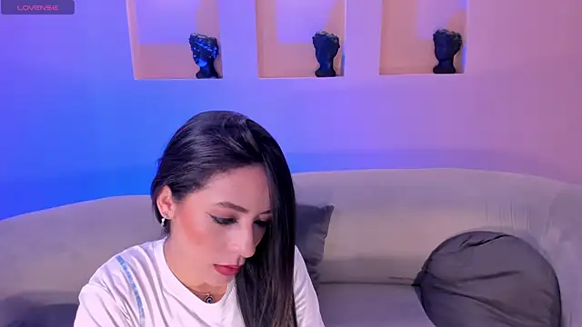 IsabellaMoreau online show from 12, 9, 2025