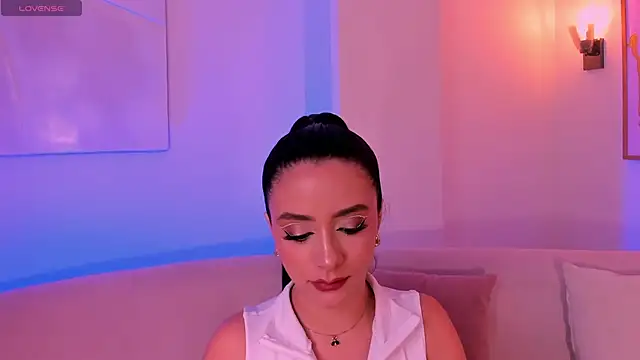 IsabellaMoreau online show from 23, 9, 2025