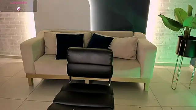 IsabellaMoreau online show from 13, 12, 2025