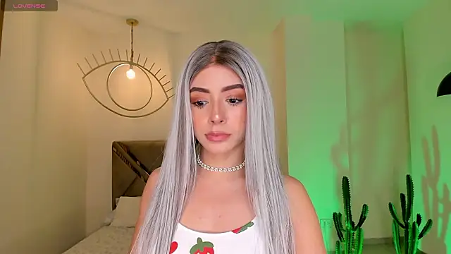 IsabellaMoreau online show from 10, 2, 2026