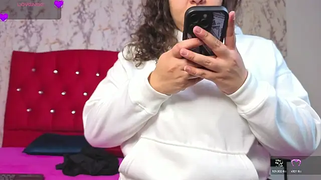 Larissa Antonella online show from 28, 9, 2025