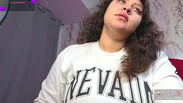 Larissa Antonella online show from 6, 10, 2025