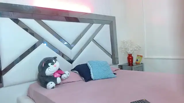 samara selene online show from 1, 12, 2025