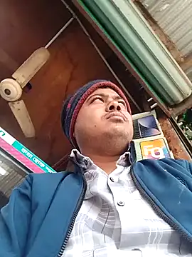 Snapshot of CatchingBouquet chatting on 8, 1, 2026 CatchingBouquet online show from 8, 1, 2026