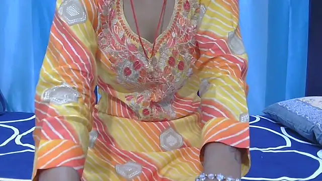 Aarti misty71 online show from 3, 11, 2025