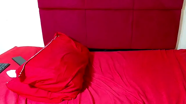 HugeTitisxx online show from 6, 2, 2026