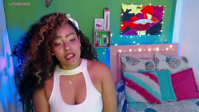 Snapshot of katherinnyazz chatting on 4, 10, 2025 katherinnyazz online show from 4, 10, 2025