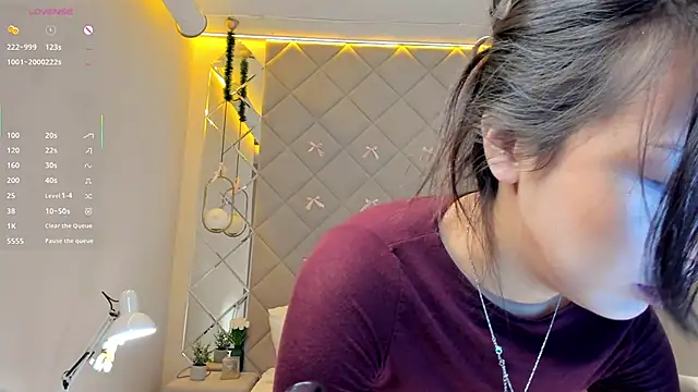 Nelly Kimm online show from 22, 4, 2026