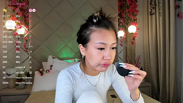 Snapshot of Nelly_Kimm chatting on 26, 11, 2025 Nelly Kimm online show from 26, 11, 2025