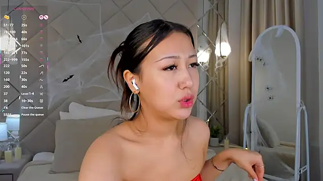 Snapshot of Nelly_Kimm chatting on 30, 10, 2025 Nelly Kimm online show from 30, 10, 2025