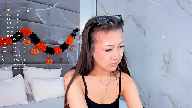 Snapshot of Nelly_Kimm chatting on 28, 10, 2025 Nelly Kimm online show from 28, 10, 2025