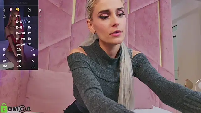 SelenaDaze online show from 30, 9, 2025