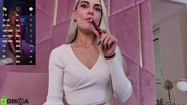 SelenaDaze online show from 13, 10, 2025