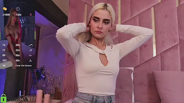 SelenaDaze online show from 14, 11, 2025