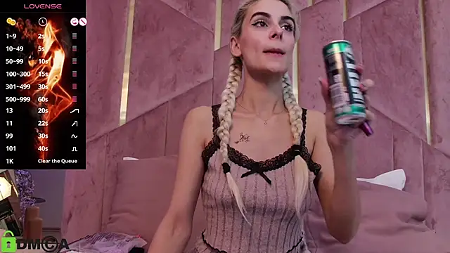 SelenaDaze online show from 3, 12, 2025