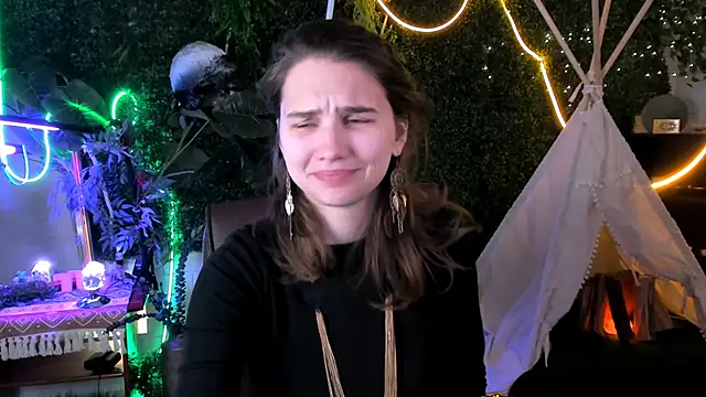 TessaMill online show from 3, 10, 2025