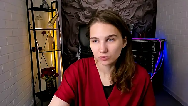 TessaMill online show from 10, 9, 2025