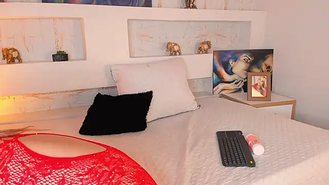 NicoleDiior online show from 15, 9, 2025