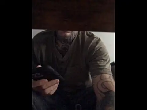 Snapshot of BlueCollarTattoos chatting on 27, 5, 2026 BlueCollarTattoos online show from 27, 5, 2026