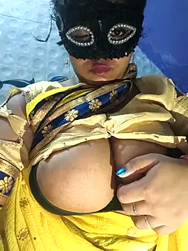 Dassing strip couple online show from 24, 9, 2025