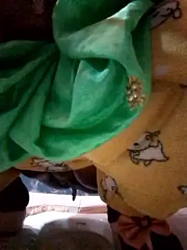 Dassing strip couple online show from 8, 1, 2026