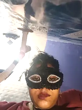 Dassing strip couple online show from 19, 9, 2025