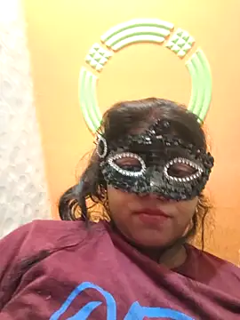 Dassing strip couple online show from 23, 10, 2025