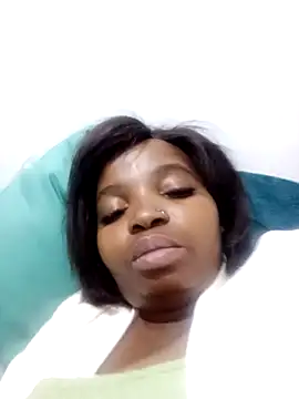 ShySexyBaddiexx online show from 26, 11, 2025