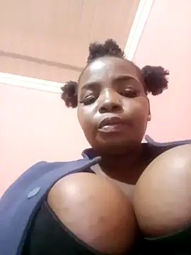 ShySexyBaddiexx online show from 18, 2, 2026