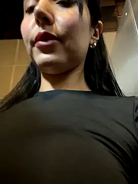 Snapshot of oh_nina chatting on 14, 11, 2025 oh nina online show from 14, 11, 2025