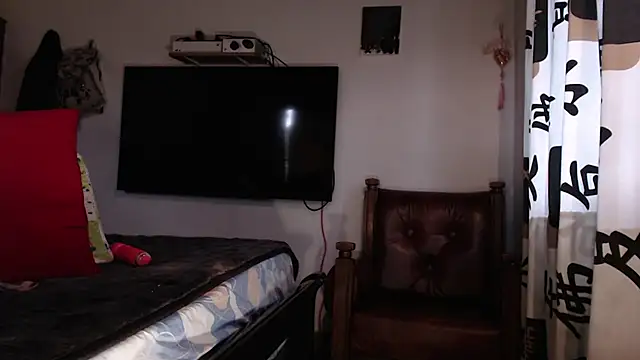 Emma Henderson online show from 5, 1, 2026