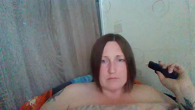 Snapshot of AllaSowinskaya chatting on 4, 7, 2026 AllaSowinskaya online show from 4, 7, 2026