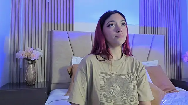 Victoria Beaumont online show from 2, 12, 2025