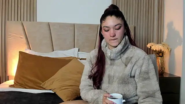 Victoria Beaumont online show from 4, 10, 2025