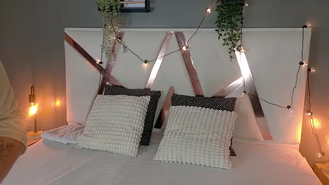 JenaCooper  online show from 7, 11, 2025