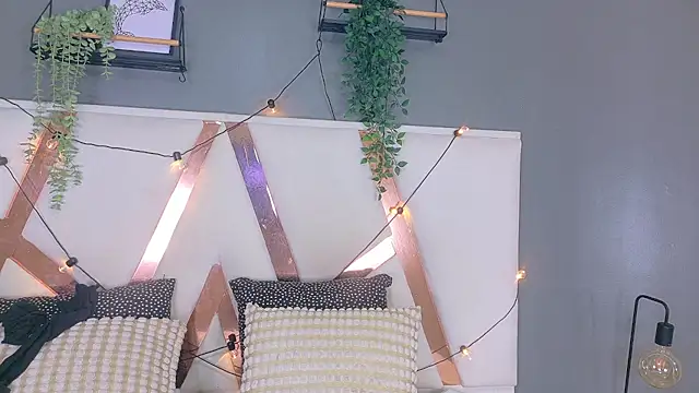 JenaCooper  online show from 15, 4, 2026