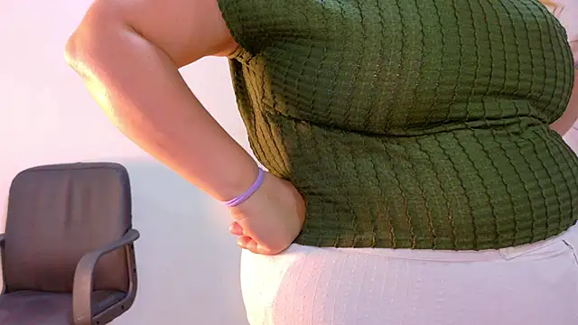 JenaCooper  online show from 5, 2, 2026