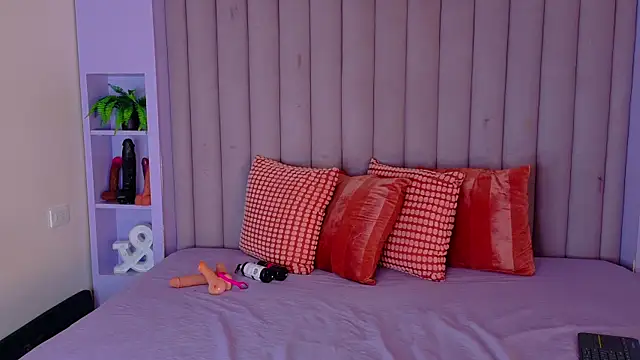 JenaCooper  online show from 5, 4, 2026