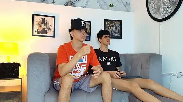 TWINKS FRIENDS online show from 4, 3, 2026