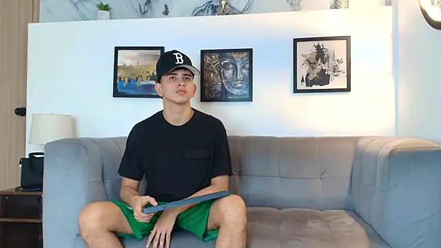 TWINKS FRIENDS online show from 10, 3, 2026