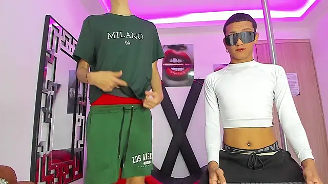 Snapshot of TWINKS_FRIENDS chatting on 14, 10, 2025 TWINKS FRIENDS online show from 14, 10, 2025