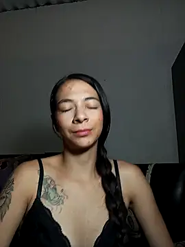 paisita122 online show from 10, 10, 2025