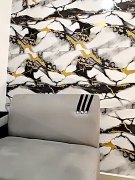 Hiroshi Shen online show from 4, 12, 2025