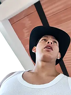 Hiroshi Shen online show from 19, 10, 2025