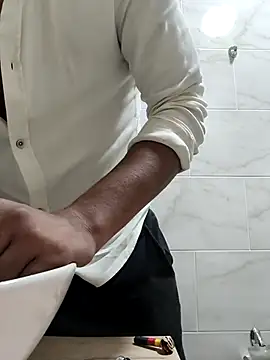 Hiroshi Shen online show from 8, 10, 2025