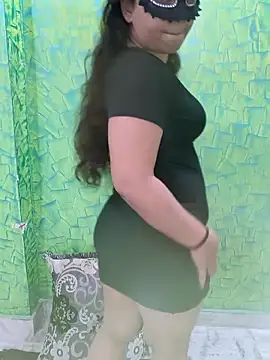 Iampriyaaa15 online show from 22, 12, 2025